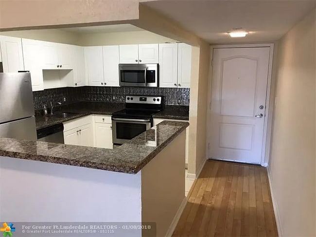 Photo - 770 SE 2nd Ave Unit F202
