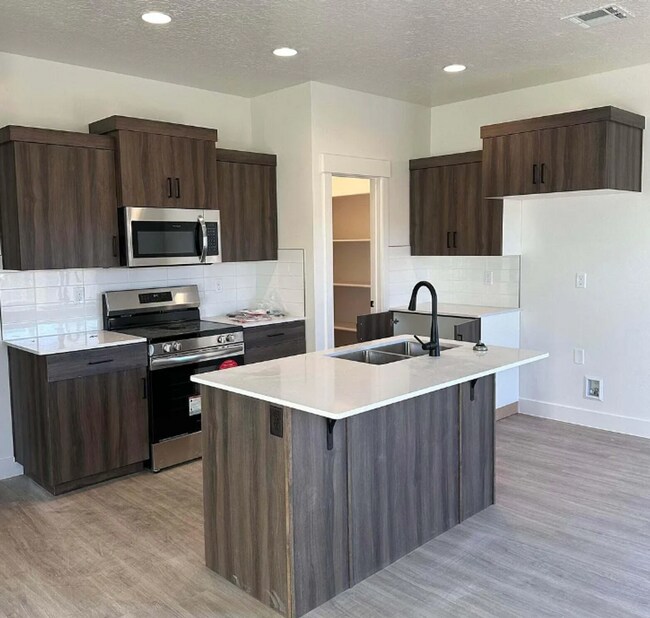 Photo - Beautiful, Modern 3 Bedroom Townhome!