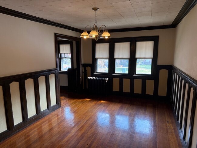 Photo - 104 Mount Auburn St