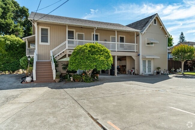 Building Photo - 2811 Encinal Ave Unit 2811 Encinal Ave #C Rental