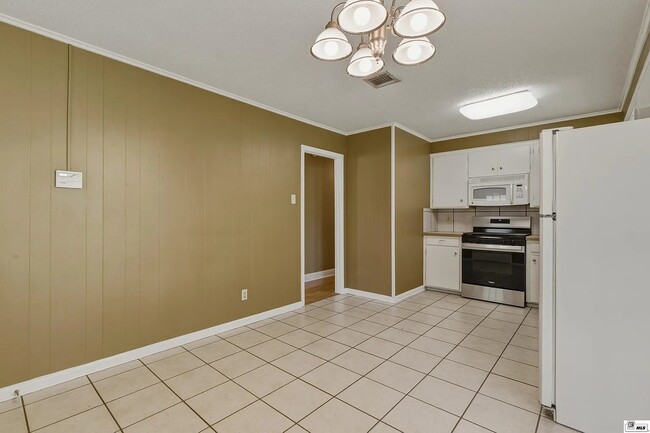 Photo - 128 Davis Ln
