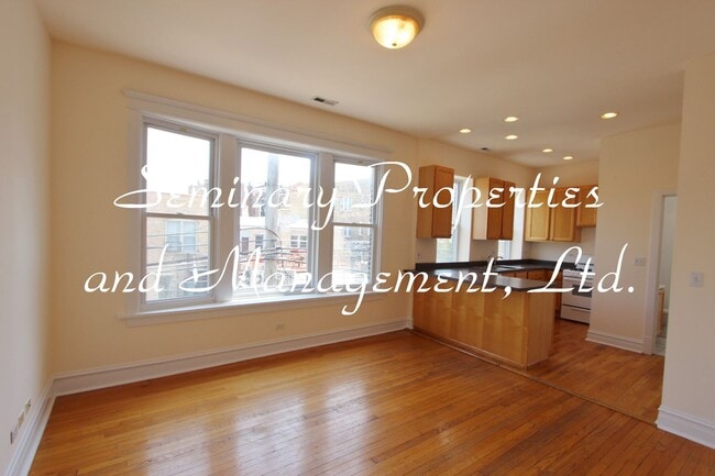 Photo - 1415-17 W Addison