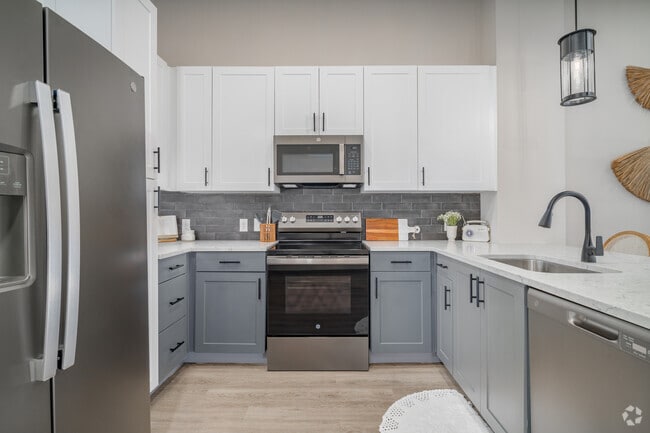 1BR, 1BA - 608SF - Kitchen - Residences at Grayson Heights