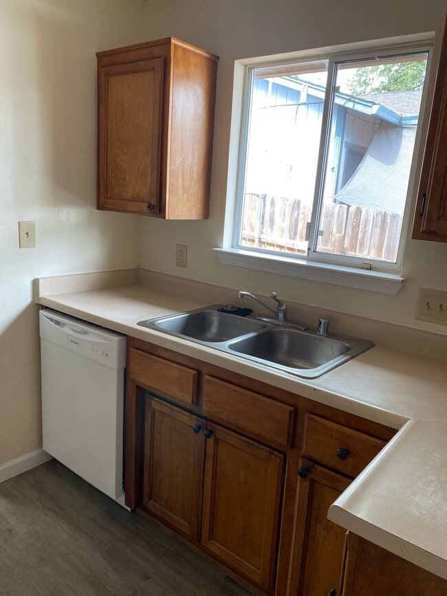 Photo - 3 BED 2 BATH IN SHASTA LAKE