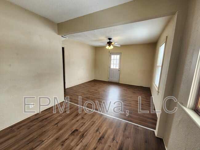 Photo - 604 1/2 West Seerley Boulevard