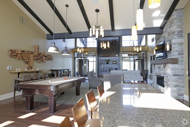 Clubhouse - Ascent 430