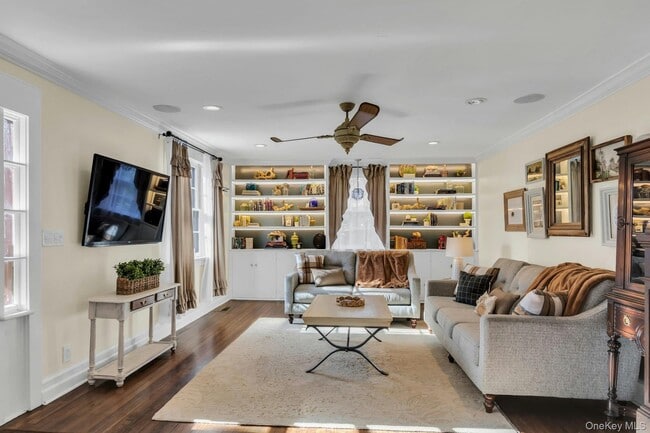 105 Academy St