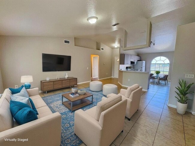 609 Tamarin Ln