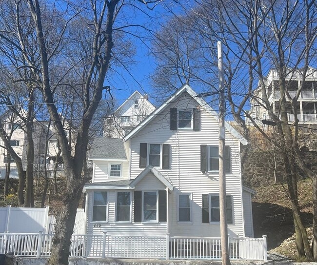 Photo - 452 Salem St