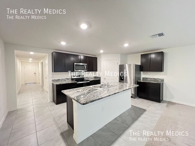Photo - 556 W Twisted Oaks Dr