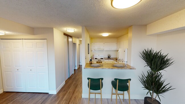 Salle à manger - 2 chambres, 2 salles de bain - Stanley Park Place - Stanley Park Place