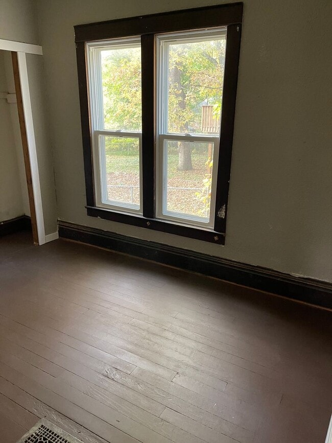 Photo - 4 Bed / 1.5 Bath Two Story House for Rent!!