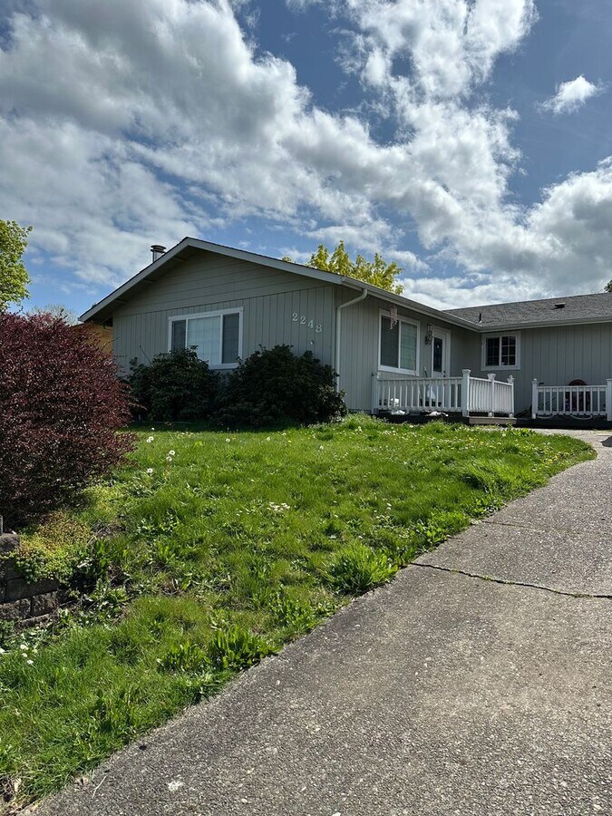 3 Bedroom 2 bath house. - 3 Bedroom 2 bath house.