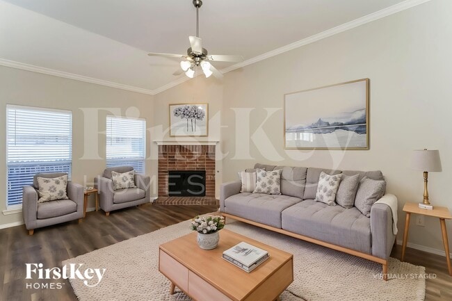 Photo - 2925 Oakshire St