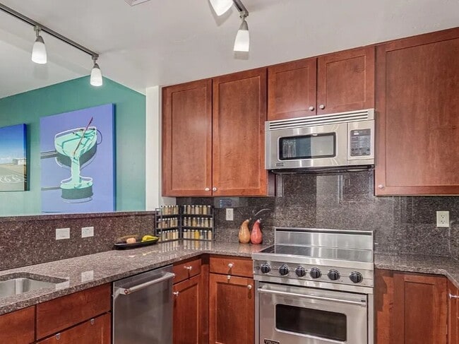 Photo - 310 S 4th St Unidad 1207