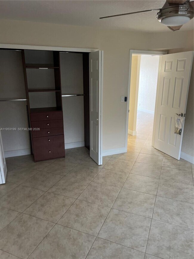 Photo - 3923 NE 166th St Unit N-106