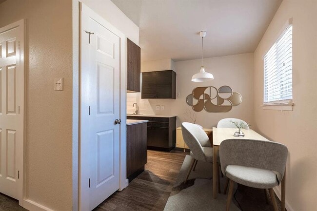 Photo - 7945 Gault St Unidad 202