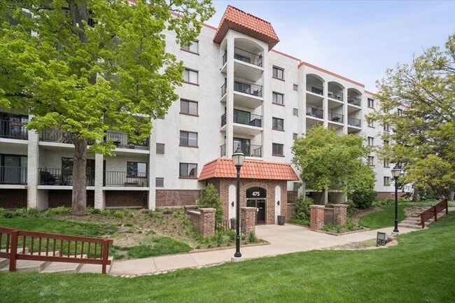 Building Photo - 475 Plum Creek Dr