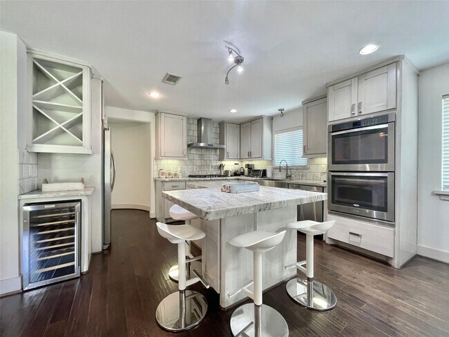 Photo - 5638 Grape St
