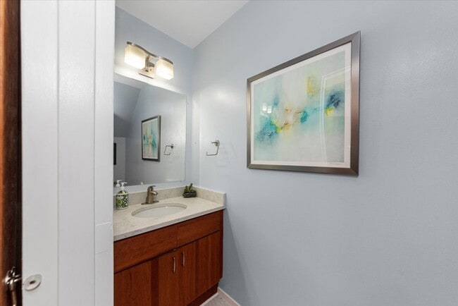 Photo - 2333 W Saint Paul Ave Unit 315