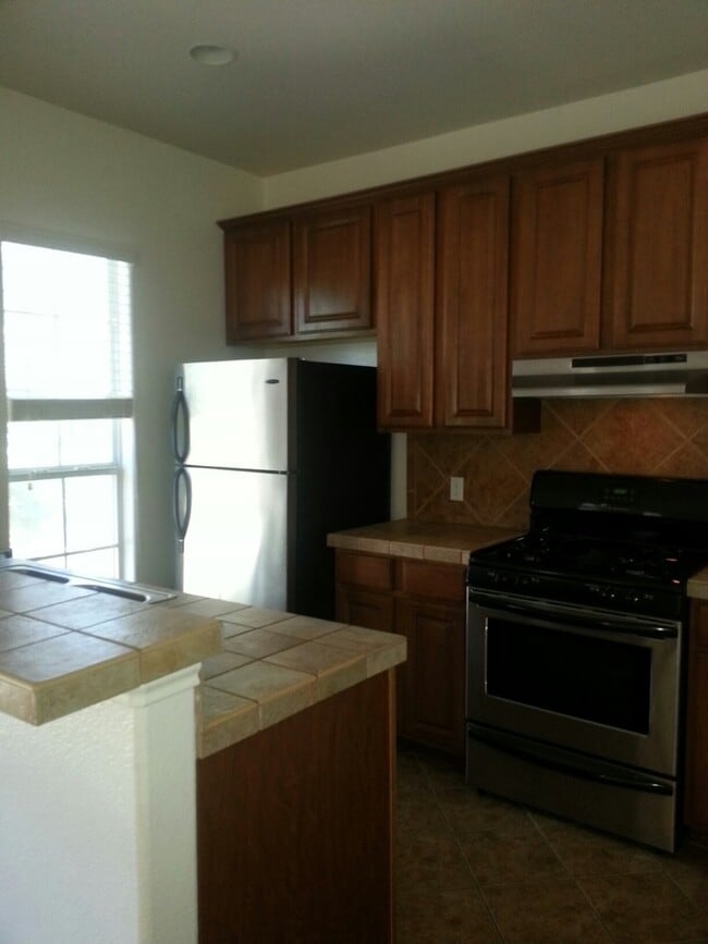 Building Photo - 5102 Caswell Ave Unit B