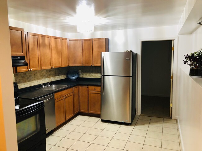 Photo - 72 W 16th St Unit Side