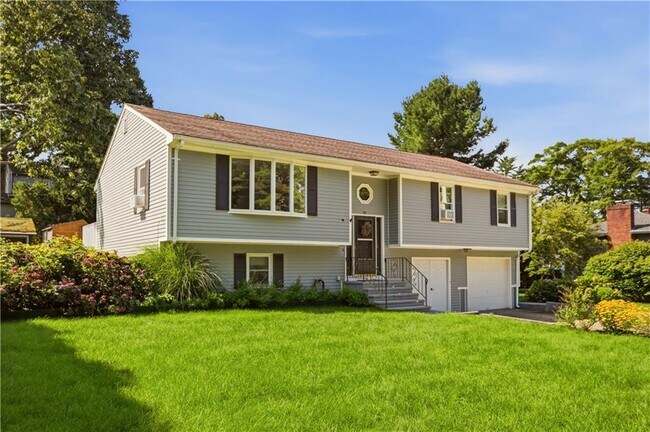 Photo - 18 Waterman St
