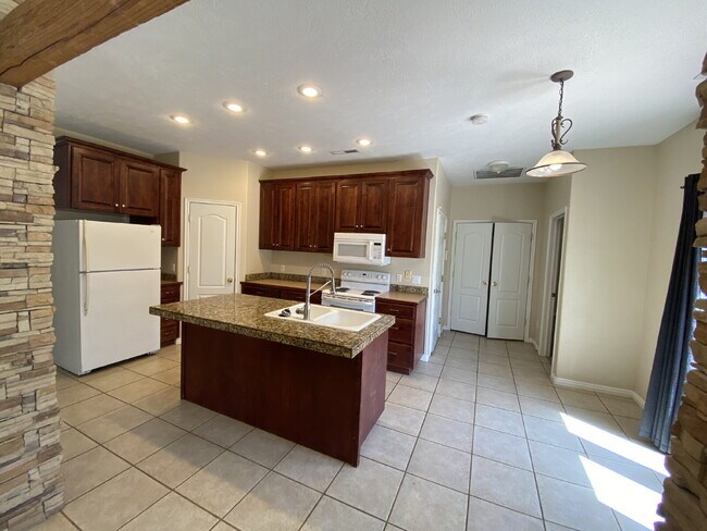 Photo - Welcome Home! Lovely 3 bed 2 bath home.