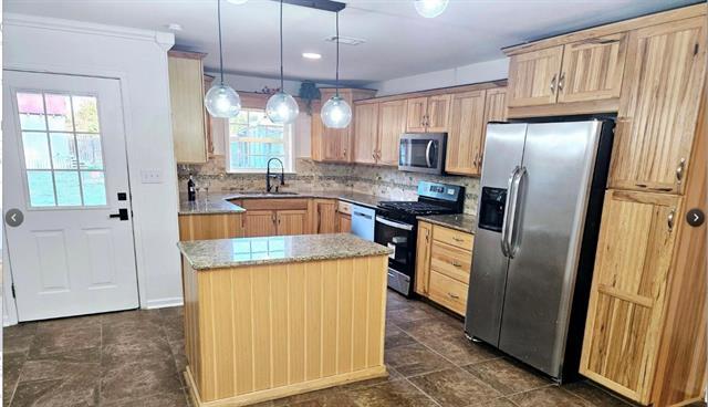 211 Francis Dr