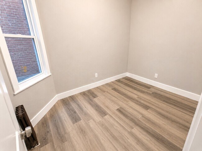 Photo - 168 Bloomfield Ave