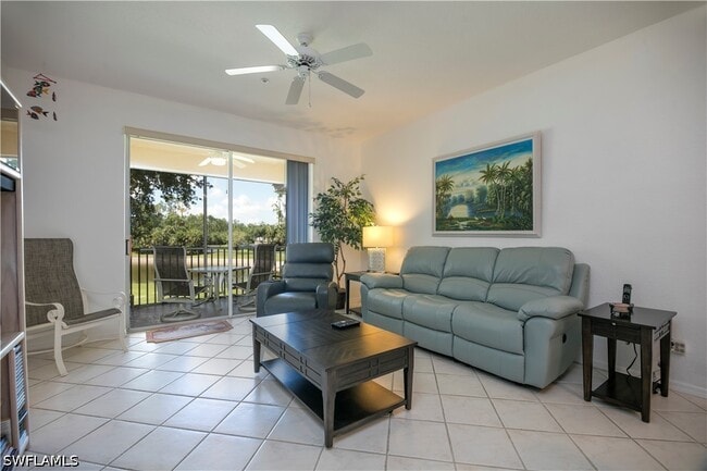 Building Photo - 3964 Bishopwood Ct E Unit 1-202