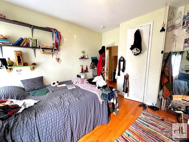 Photo - MENAHAN STREET Unit 3F