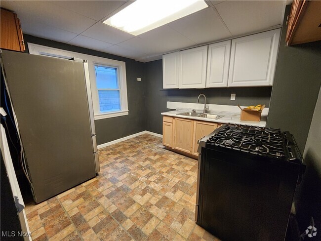 Building Photo - 3573 W 120th St Rental