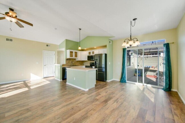 Photo - 1963 Grays Peak Dr