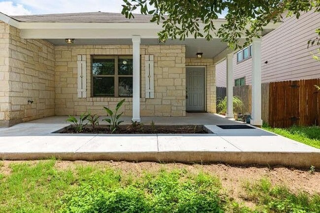 Photo - 5717 Malarkey Rd