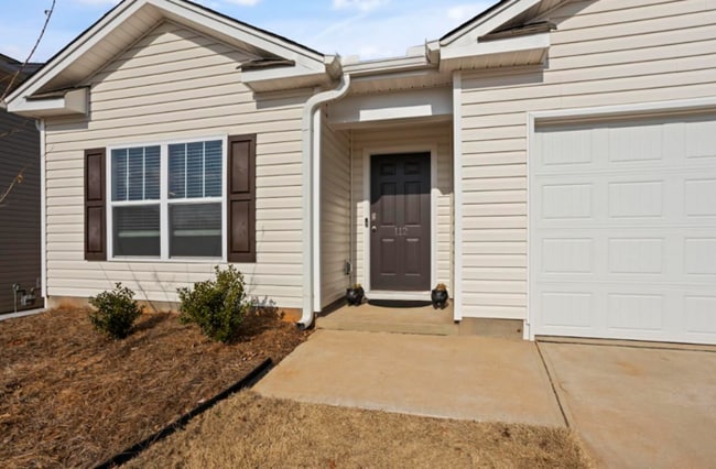 4 Bedroom Fully Fenced in Pet Friendly Hom... - 4 Bedroom Fully Fenced in Pet Friendly Hom... House