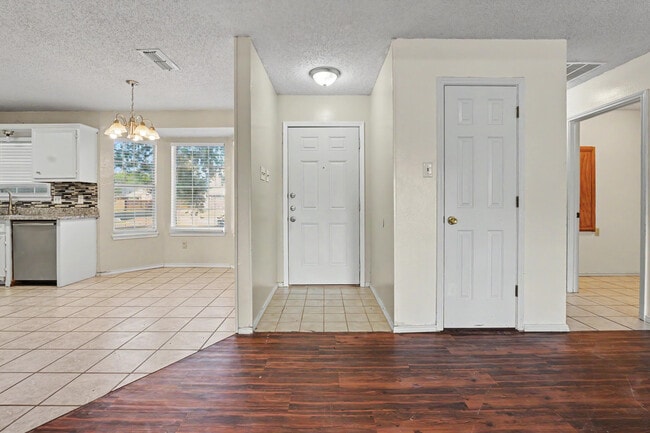 Photo - 1010 Hyden Ave
