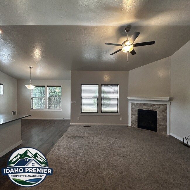 Photo - 1875 W Deserthawk Dr