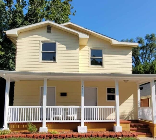 Photo - 457 Vineyard Ave