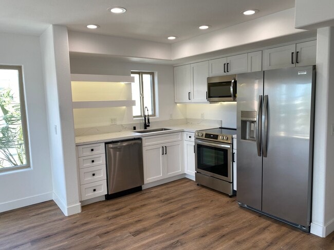 Building Photo - Oceanview Place in Little Italy