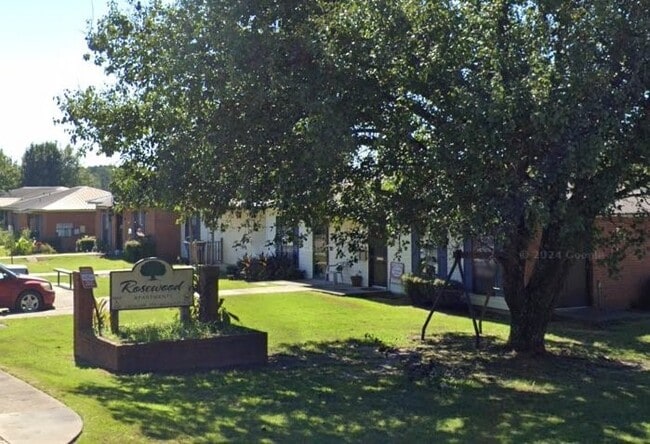 Building Photo - 1 Rosewood Ln