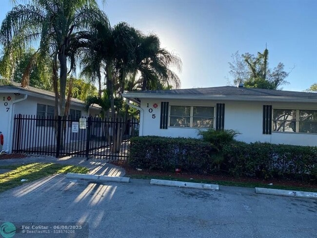 Photo - 107 SW 18th Ave Apartment Unit 8
