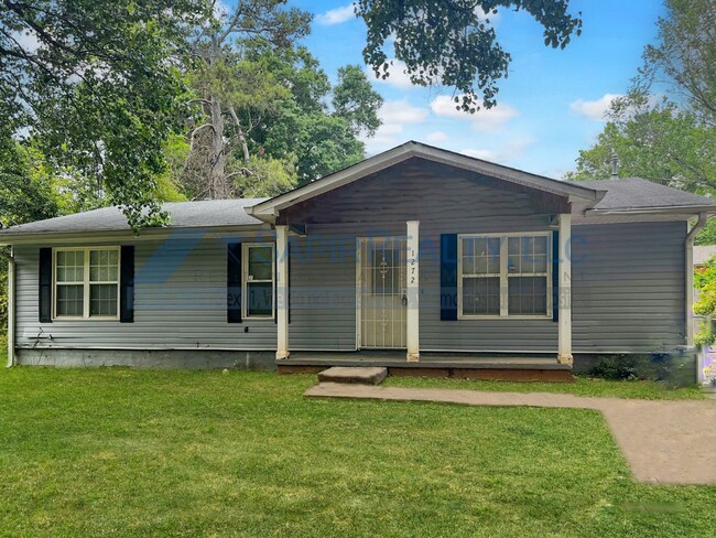 Photo - 1272 Labelle St House