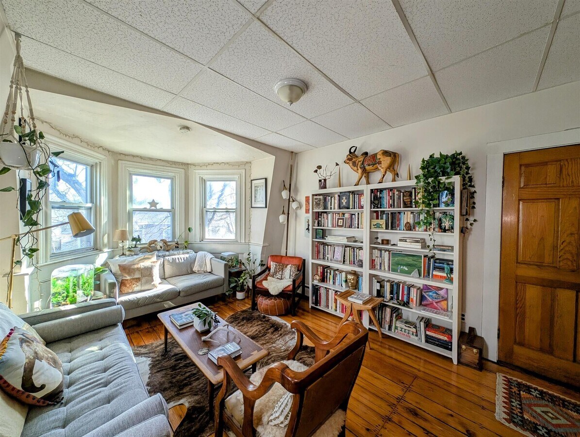 Photo - 383 Windsor St Apartments Unit 1
