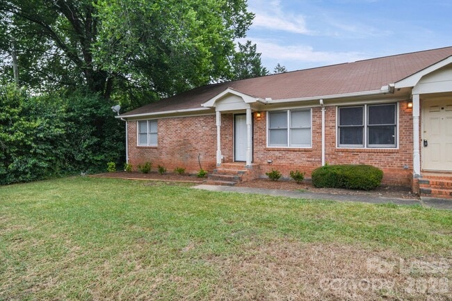 Photo - 1110 Chandler Dr