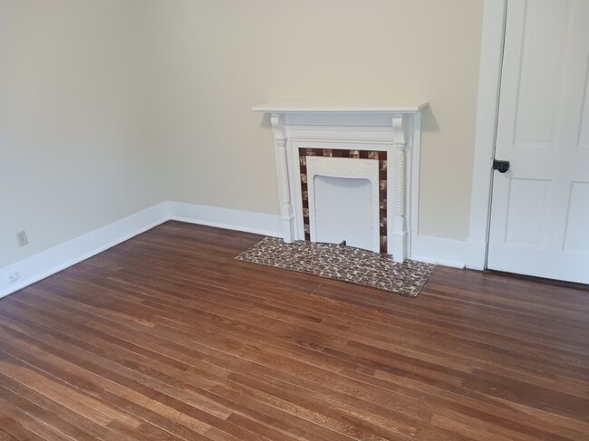 Photo - 813 4th St Unit 813Fourth Street (upstairs apartment)