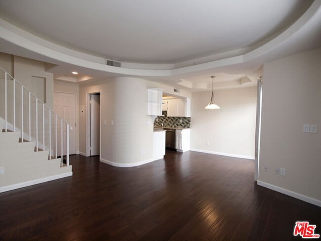 Photo - 10627 Moorpark St Unit 4