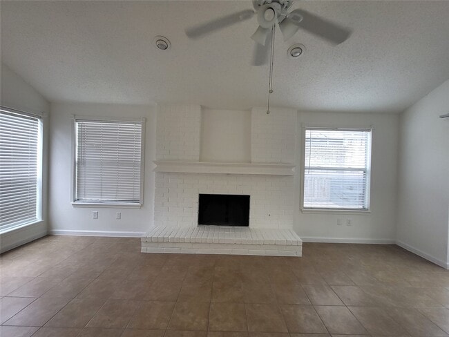 Photo - 13839 Walnut Hollow Ln