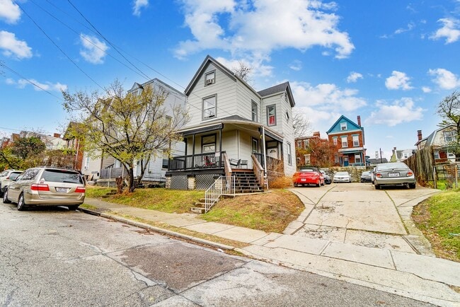 Photo - Large Clifton House For 2026-2027!