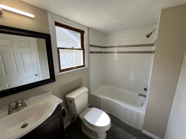 Photo - 521 W Vinyard St